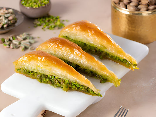 Baklava Carrot Slices Tray (20 slices)