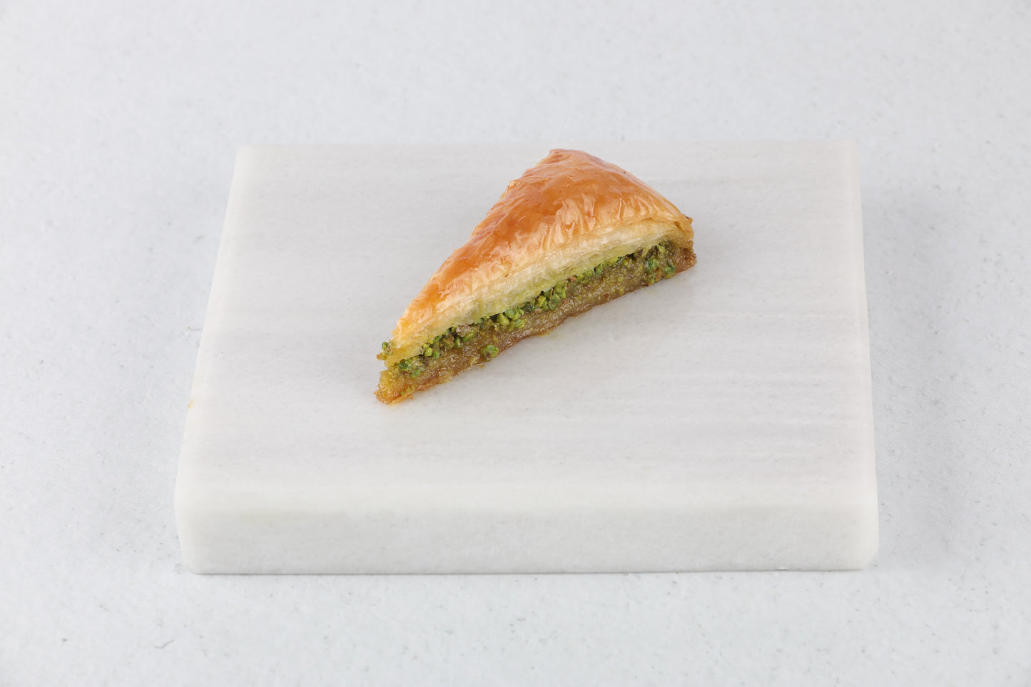 Baklava Carrot Slices Tray (20 slices)
