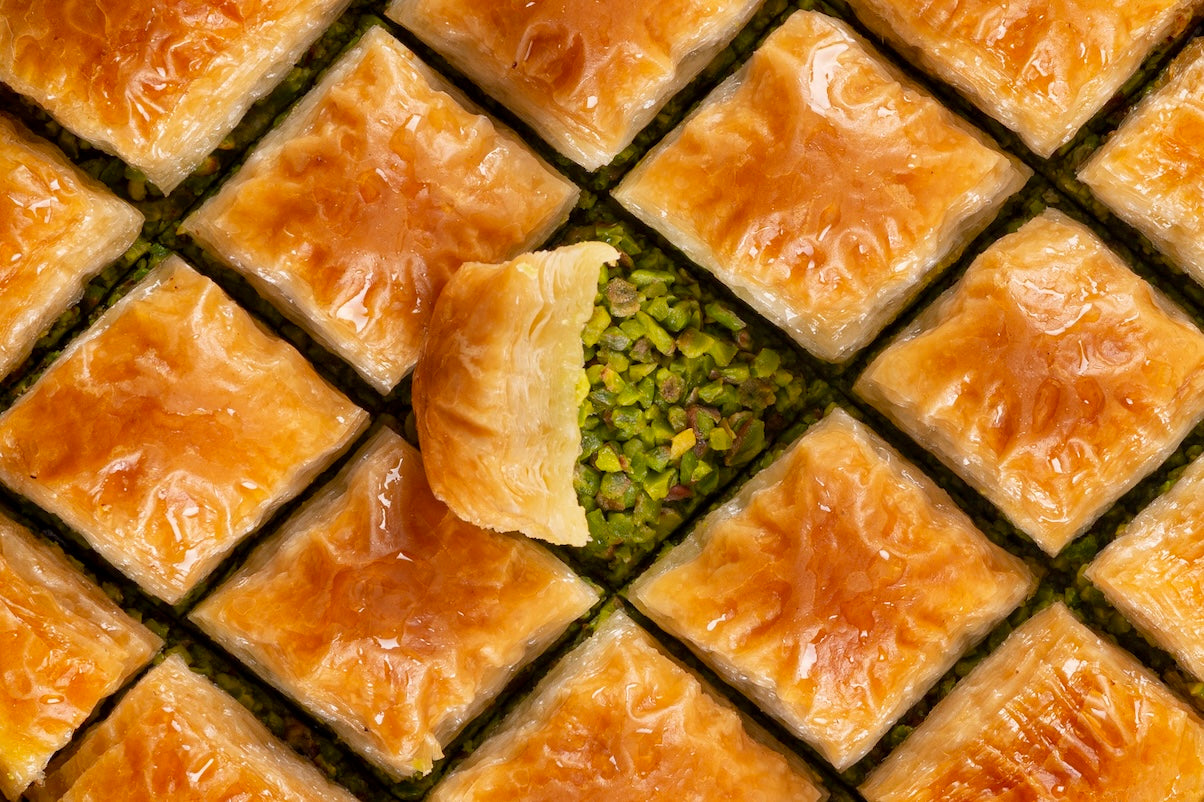 Grand Square Baklava Tray (24 pcs)