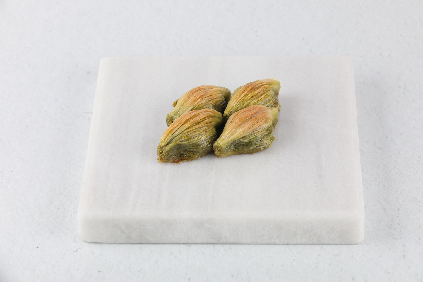 Seashell Shape Pistachio Baklava Tray (35 pcs)