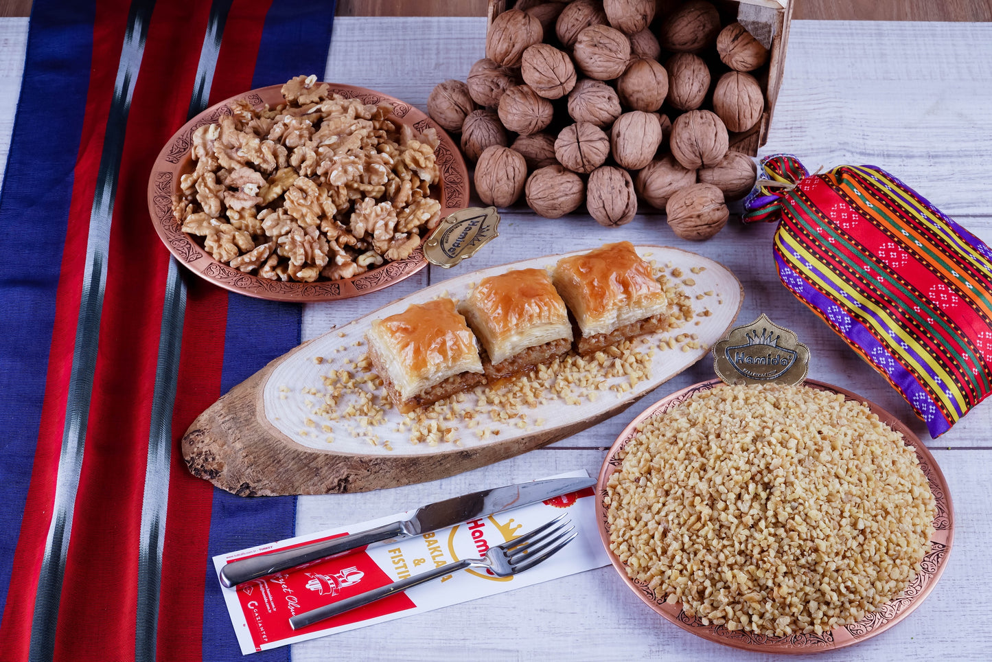 Walnut Baklava Tray (35 pcs)